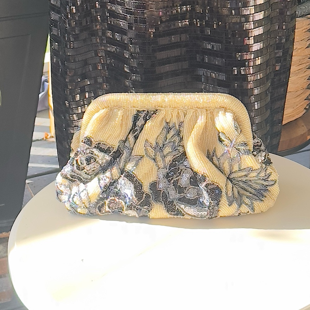 NWT House of Harlow 1960 Yellow and Black Floral Clutch - Picture 3 of 10